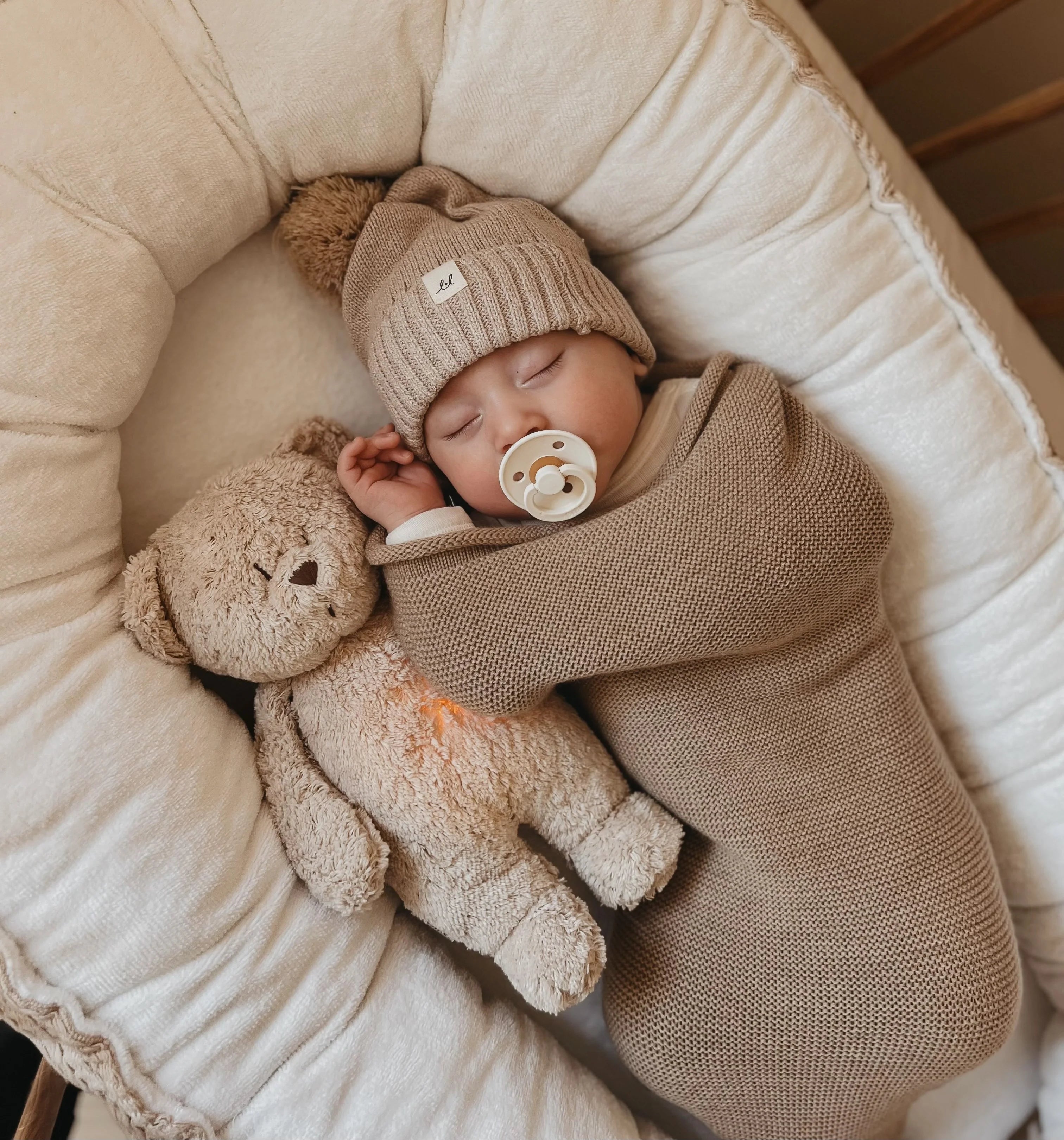 Humming Bear With Lamp